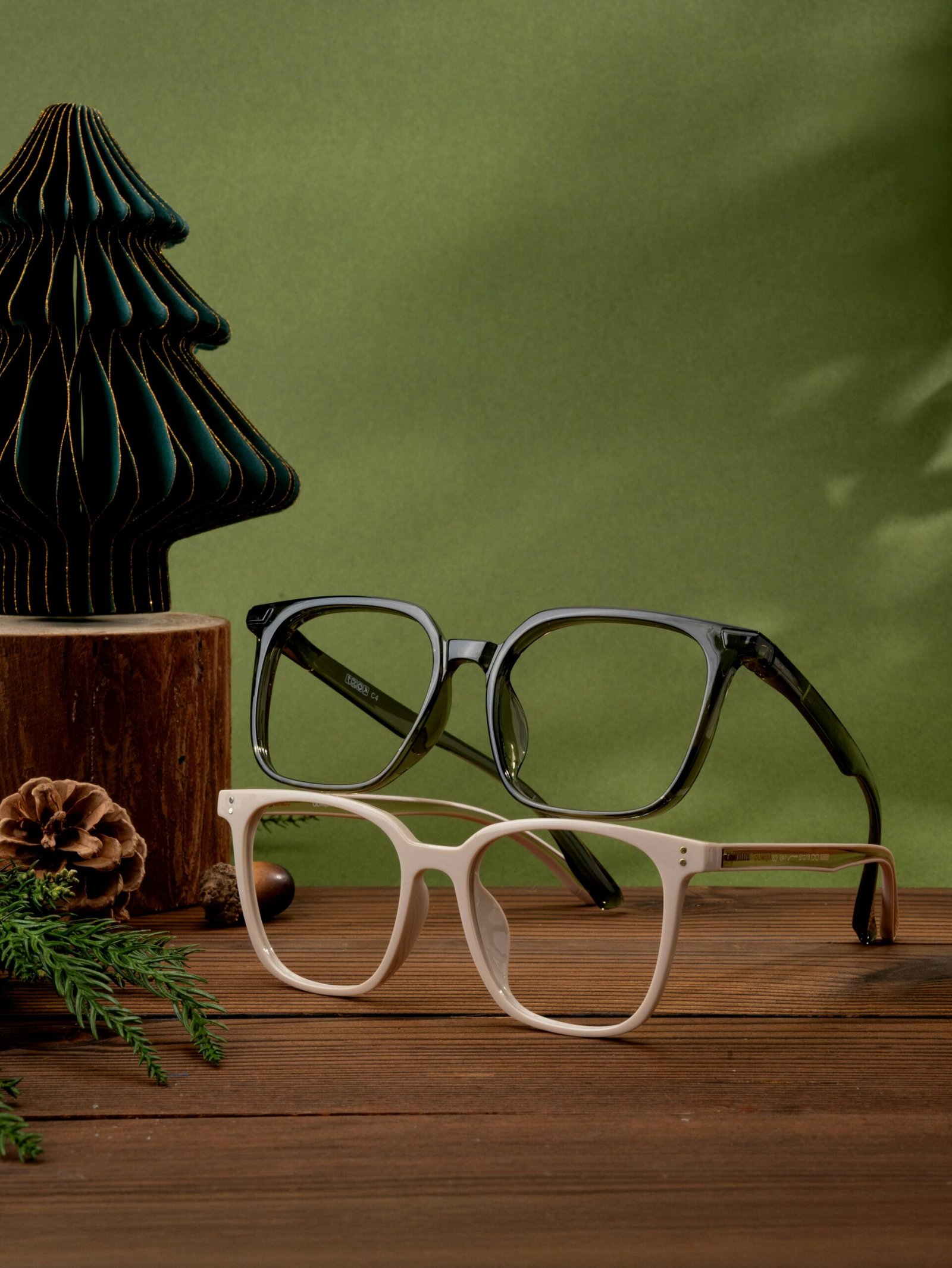 pexels-glassesshop-gs-1317359316-30212253